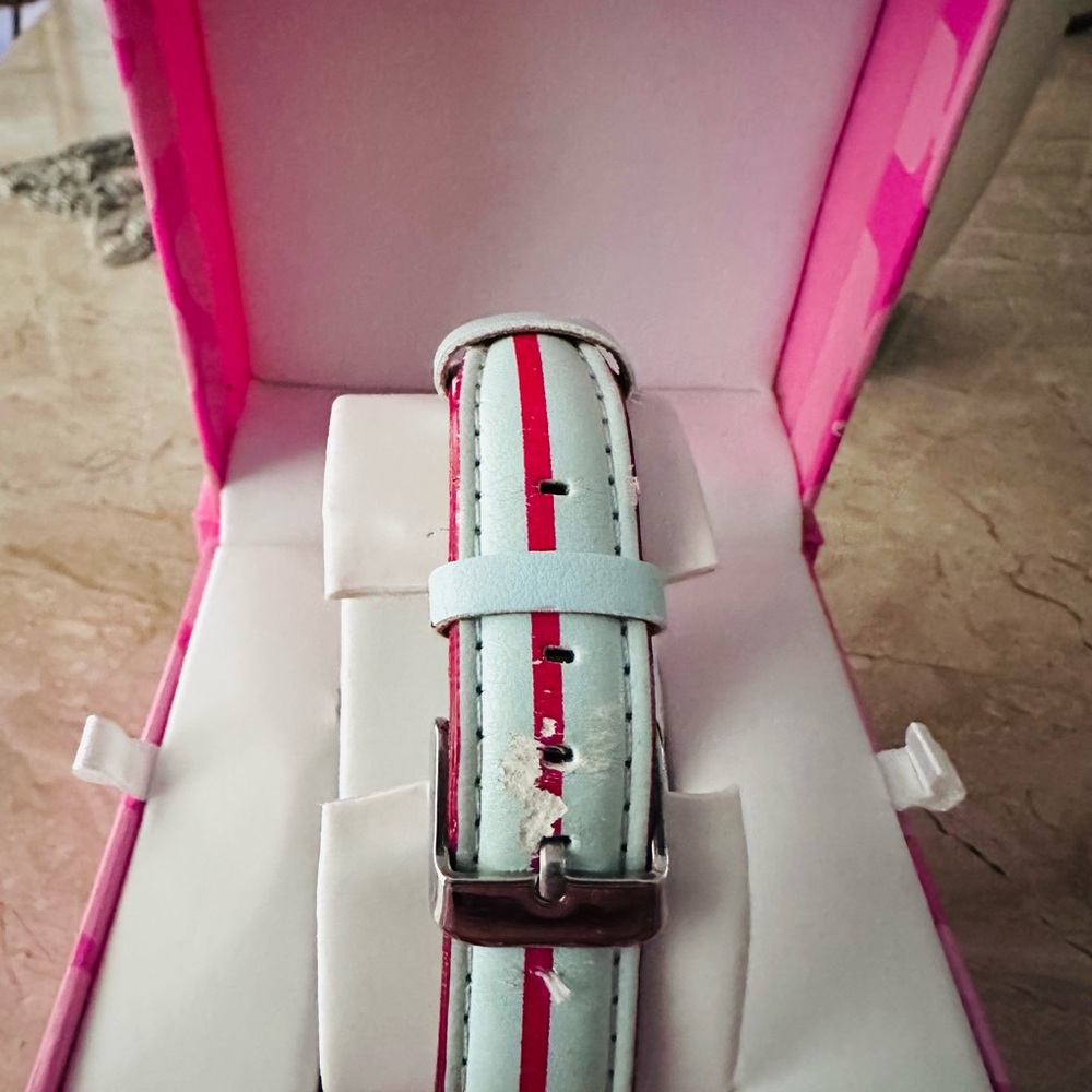 #136 Rare Hello Kitty Watch View 3